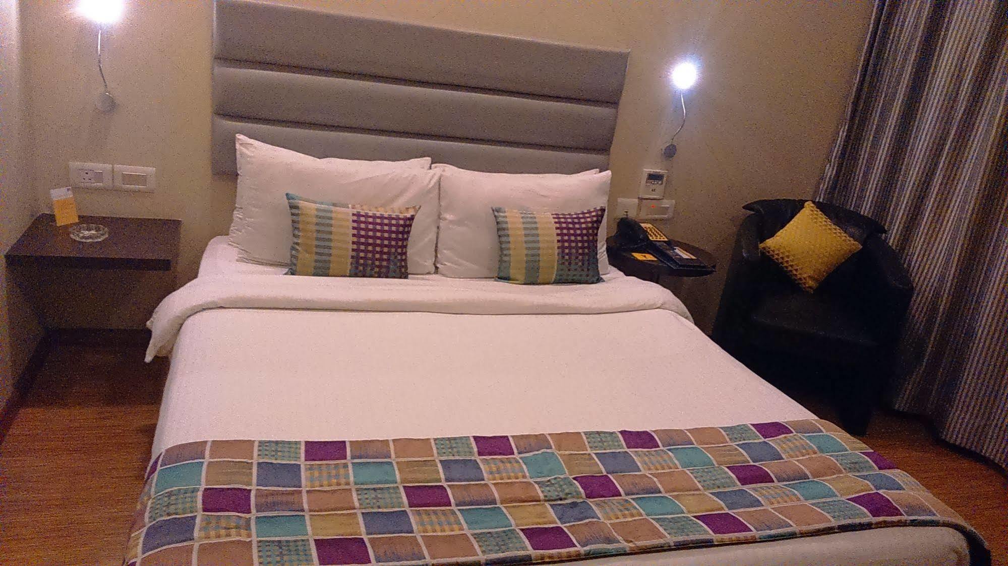 Keys Select By Lemon Tree Hotels, Whitefield, Bengaluru Exterior foto